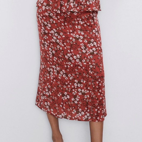 BRAND NEW MIDI SKIRT - Picture 1 of 1